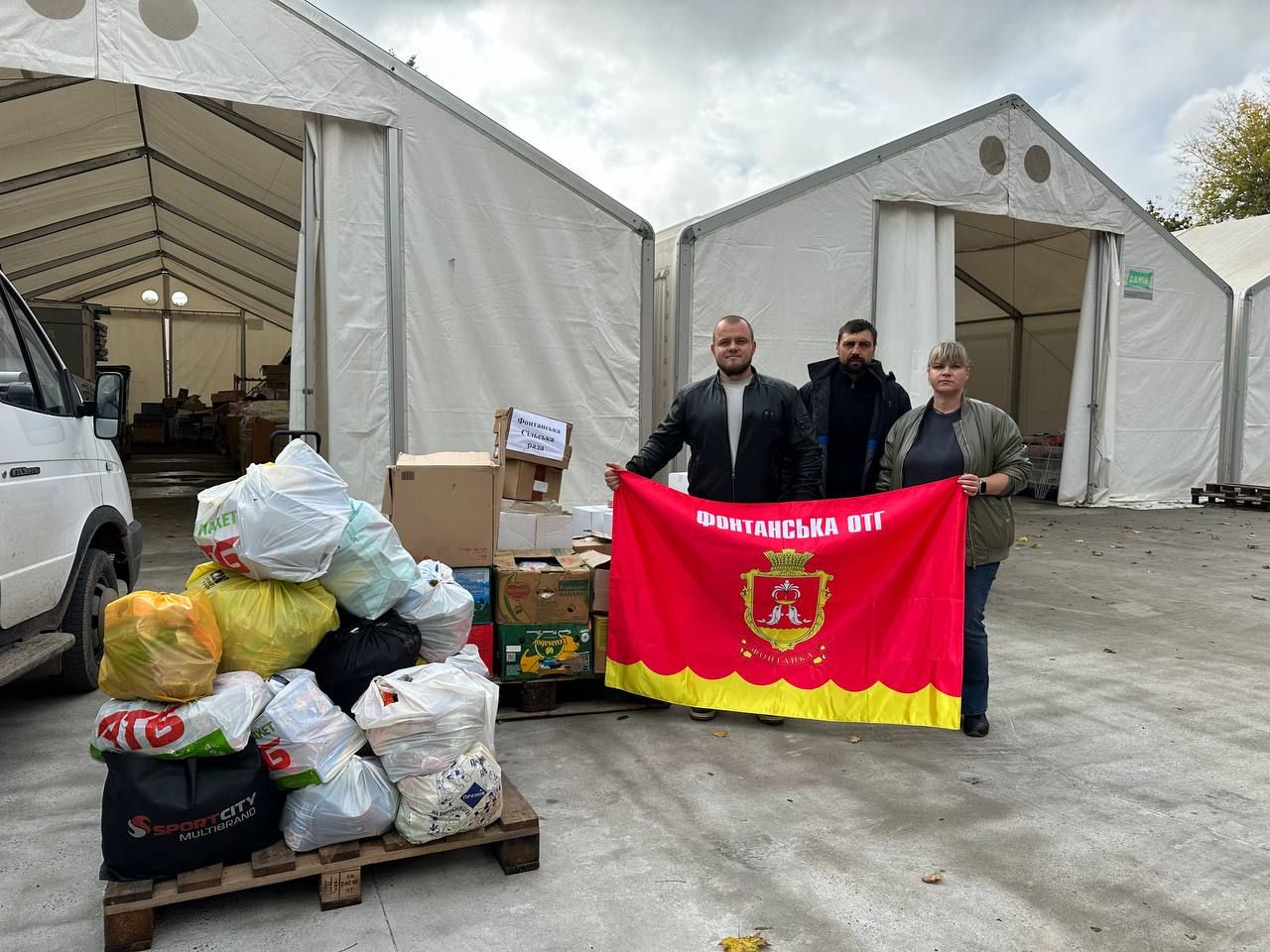 Фонтанська громада передала другу партію гуманітарної допомоги для мешканців Олешок